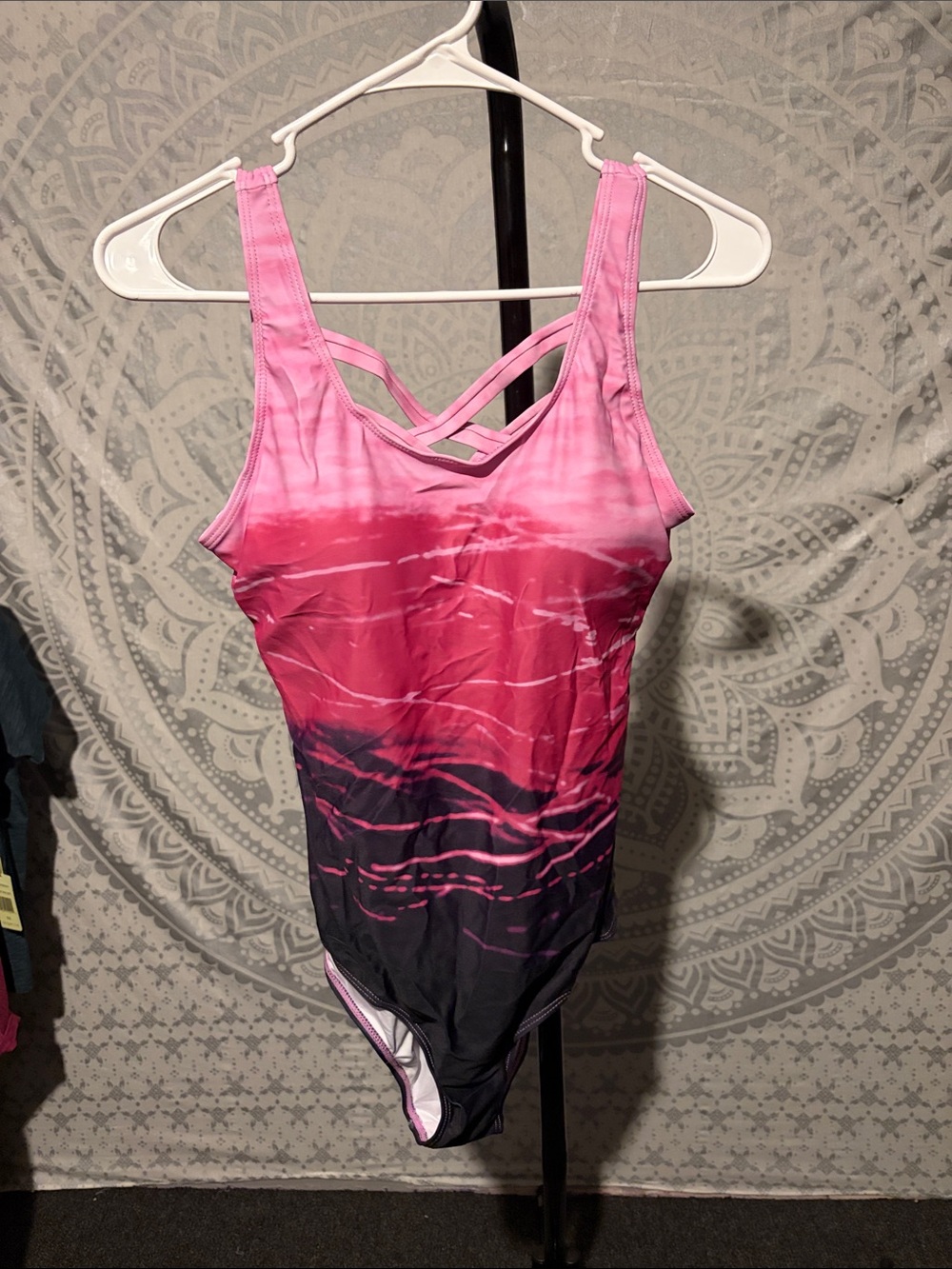Source Unknown Pink Ombre One-Piece Swimsuit with Strappy Back size L